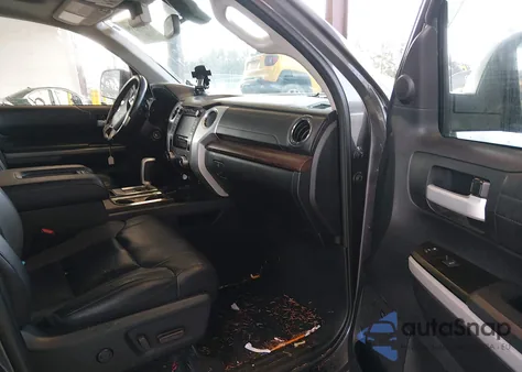 2018 Toyota Tundra Limited 5.7L V8 z USA, uszkodzony, nr VIN 5TFHY5F19JX712718